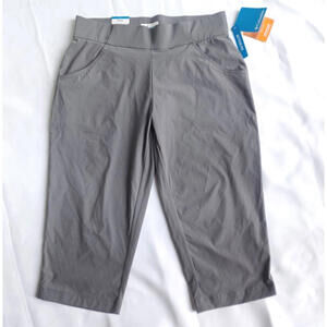 COLUMBIA Active‎ Fit Capri Pants Women Size M Omni-Shield Omni-Shade Gray NWT